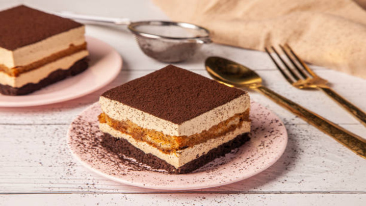Top 5 Must-Try Classic Desserts from Around the World
